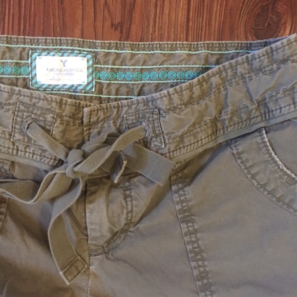 American Eagle Capris. Size 2 - Picture 1 of 8
